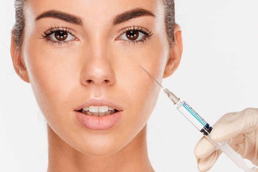 You are currently viewing Addressing Common Concerns: Pain, Swelling, and Potential Side Effects (Under-Eye PRP)