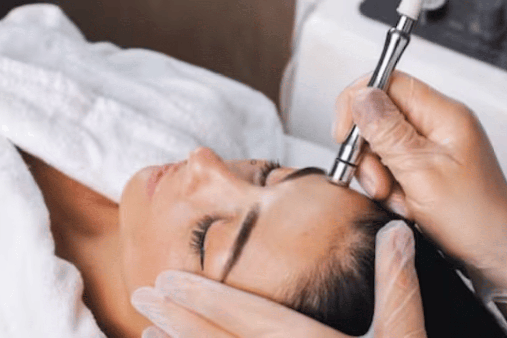 You are currently viewing Cool Your Skin: In-Clinic Treatments That Soothe Summer Stress