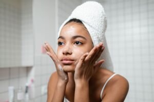 Read more about the article The Home-Lab: How to Keep Your Skin Looking Biologically Younger at Home