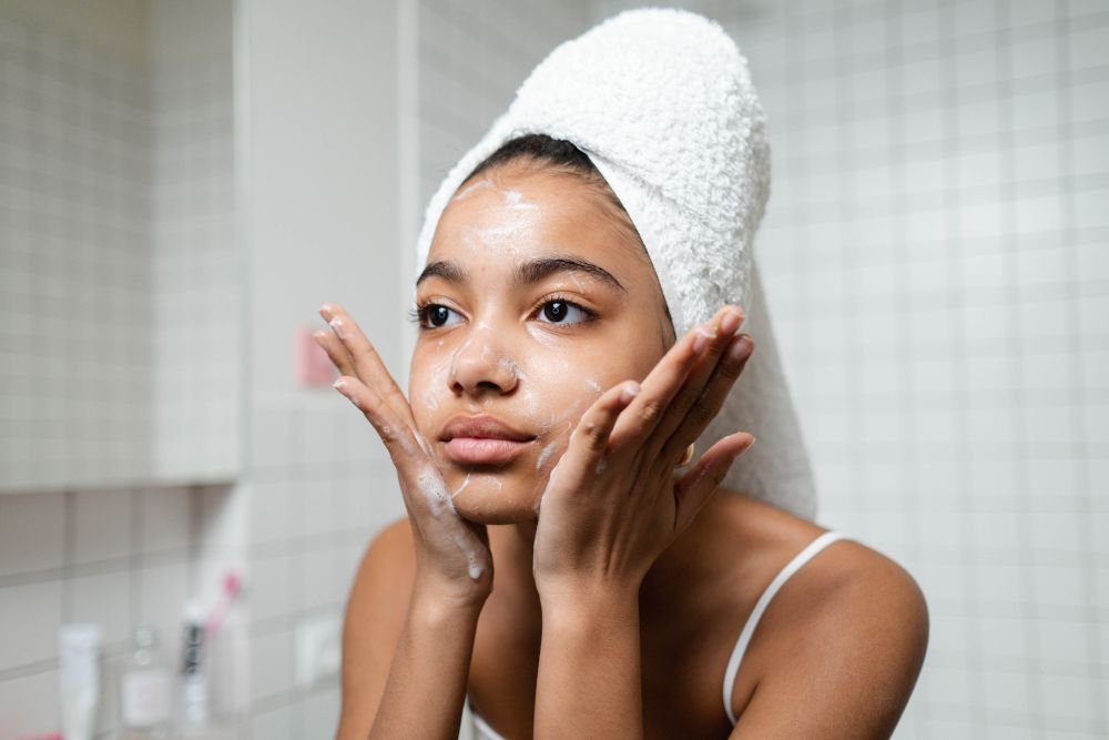You are currently viewing The Home-Lab: How to Keep Your Skin Looking Biologically Younger at Home