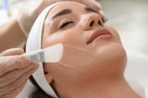 Read more about the article From Topicals to Chemical Peels: Building an Effective Medical Acne Protocol